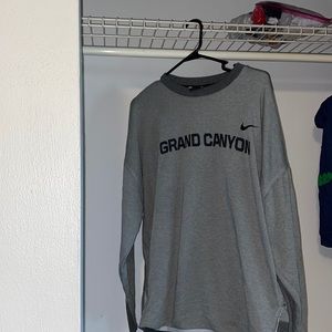 Grey Nike COMFY Grand Canyon U crewneck sweatshirt w/ pockets